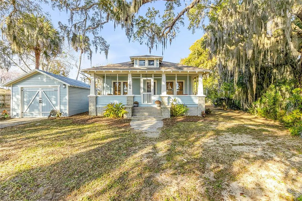 A 1920s Cottage on Murray Creek With Two Creeks to Choose From