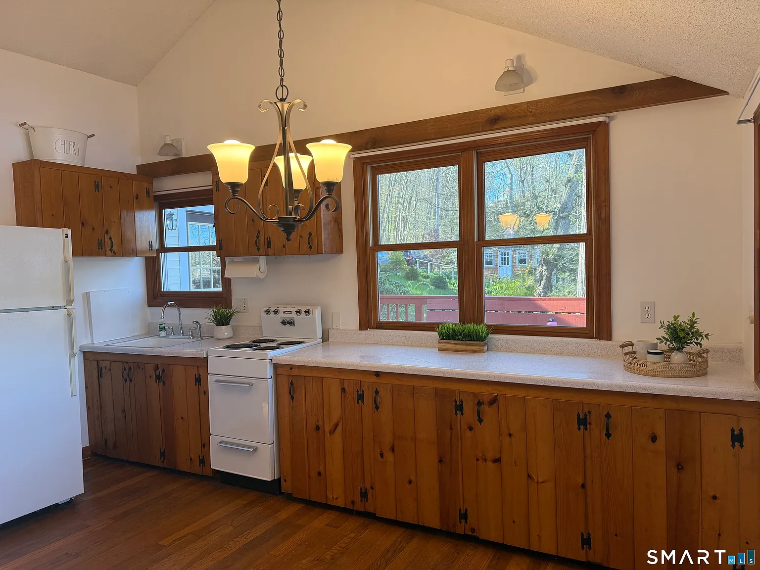 Lakefront Cottage on Pickerel Lake in Colchester