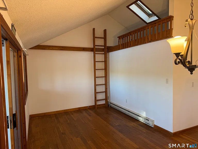 Lakefront Cottage on Pickerel Lake in Colchester