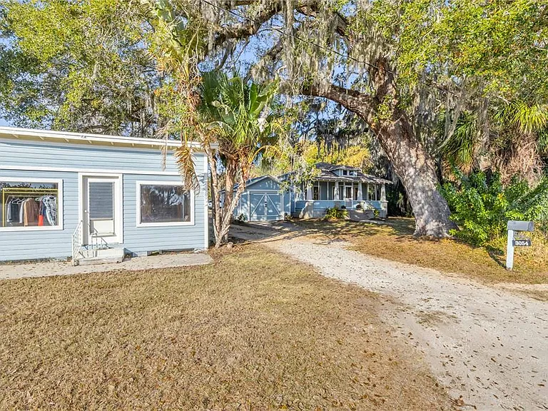 A 1920s Cottage on Murray Creek With Two Creeks to Choose From