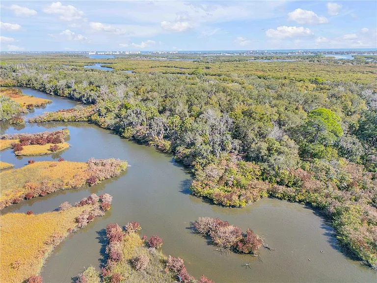 A 1920s Cottage on Murray Creek With Two Creeks to Choose From
