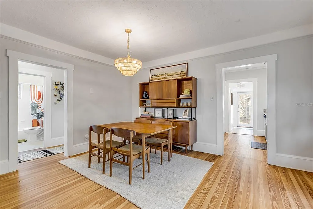 A 1920s Cottage on Murray Creek With Two Creeks to Choose From