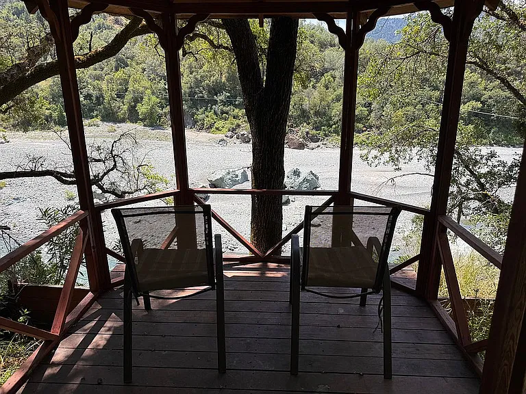 A Bluff-Top Home on the Eel River, With Its Own Swimming Hole