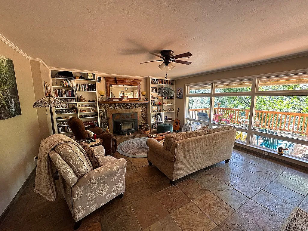 A Bluff-Top Home on the Eel River, With Its Own Swimming Hole