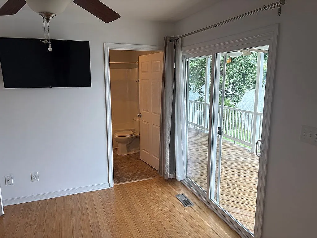 A Brand-New Rancher With Its Own Private Pier on the Lake