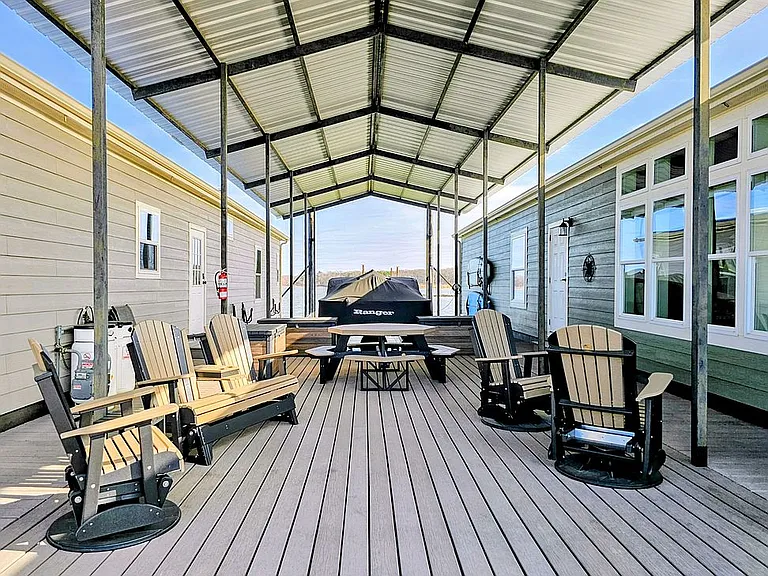 A Floating Home on Lake Texoma, Vacation-Only by Design