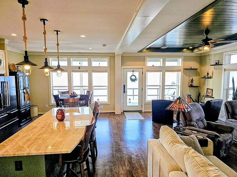 A Floating Home on Lake Texoma, Vacation-Only by Design