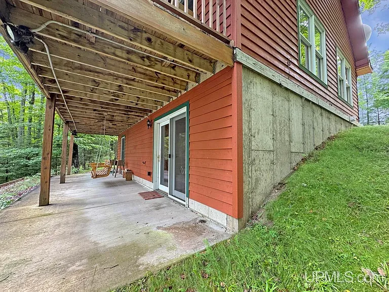 Twenty-Two Acres on Buck Lake, Deep in Iron County