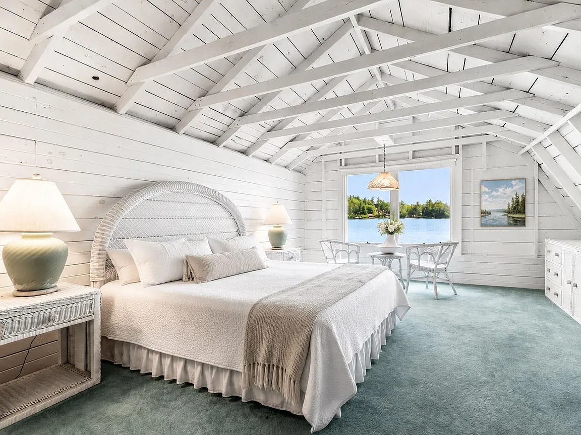 A Deep-Water Boathouse With Its Own Guest Suite on Lake Sunapee