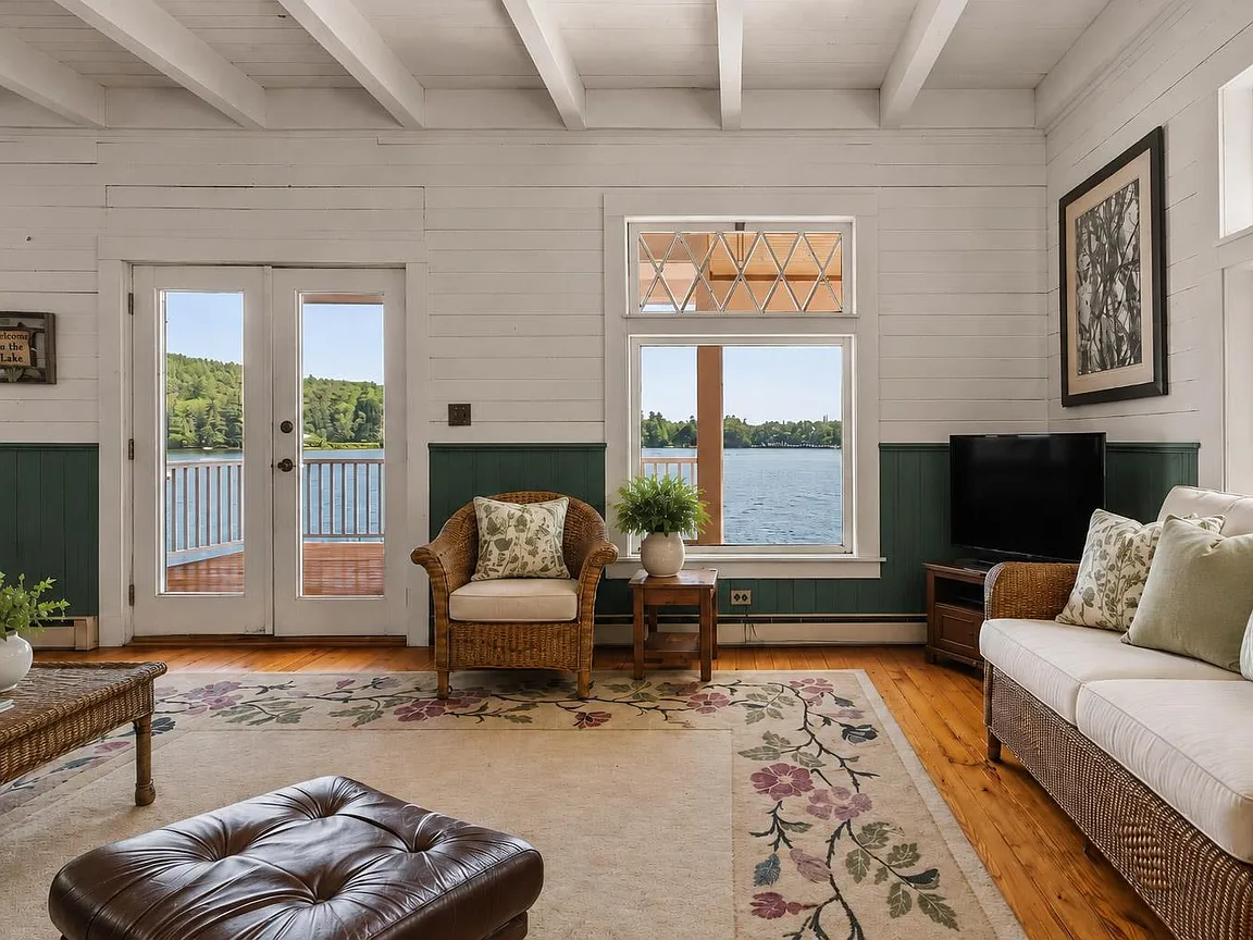 A Deep-Water Boathouse With Its Own Guest Suite on Lake Sunapee