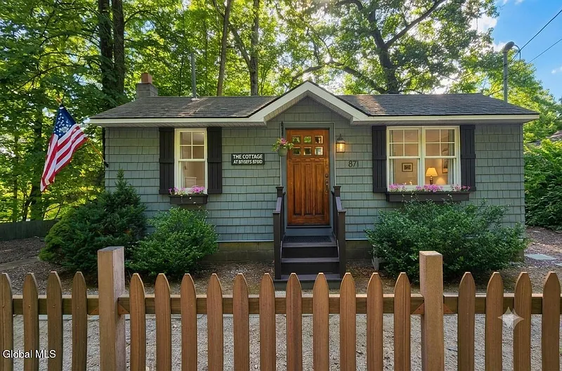 A Cottage at the Confluence of the Sacandaga and Hudson Rivers