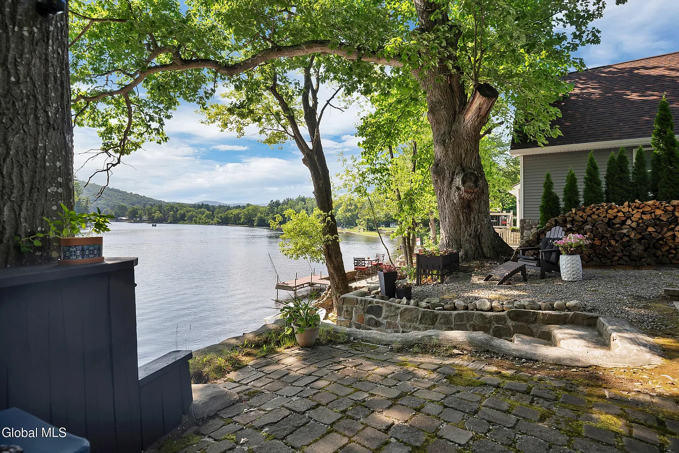A Cottage at the Confluence of the Sacandaga and Hudson Rivers