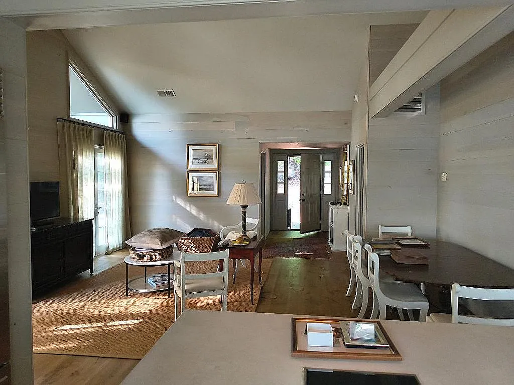 A Family-Owned Point on Lake Wylie, 384 Feet of Shoreline for $1,595,000
