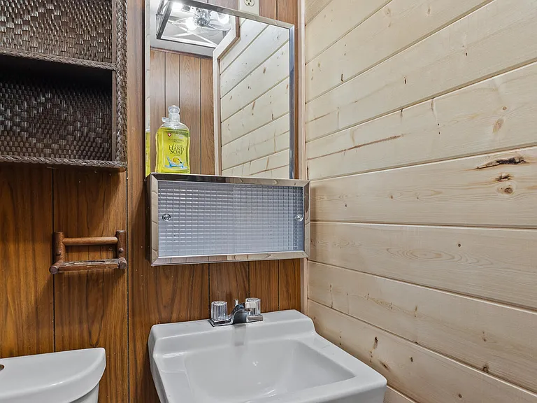 Boat-Access Cabin on a Private Cove of Tenmile Lake