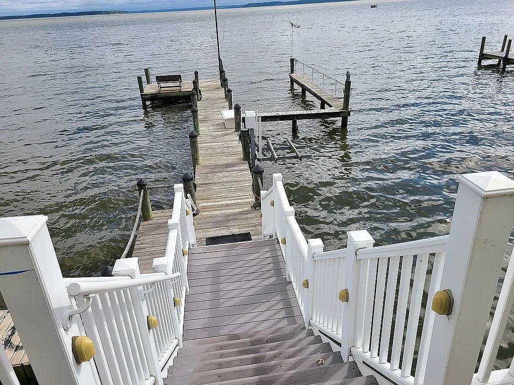 A Stilt House on the Potomac, With Its Own Private Dock