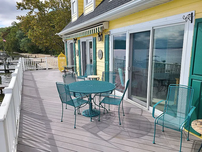 A Stilt House on the Potomac, With Its Own Private Dock