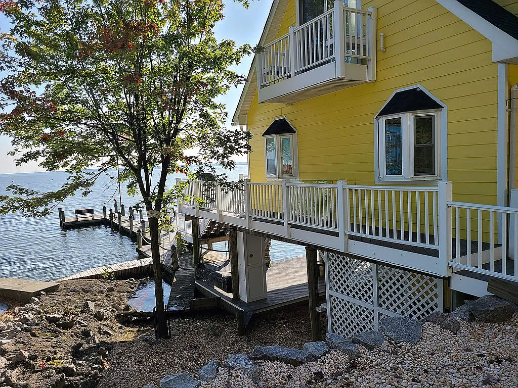 A Stilt House on the Potomac, With Its Own Private Dock