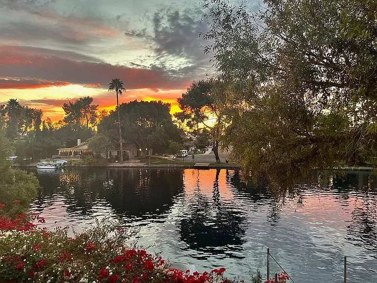A Resort-Style Home on Tempe's Private Lakes, Kayaks and Boat Included