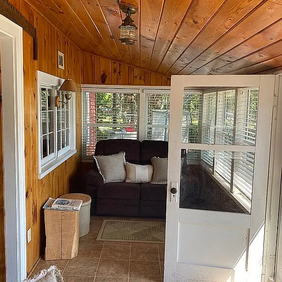 A Lakeside Cottage on Farmer Lake, With Its Own Sauna Building
