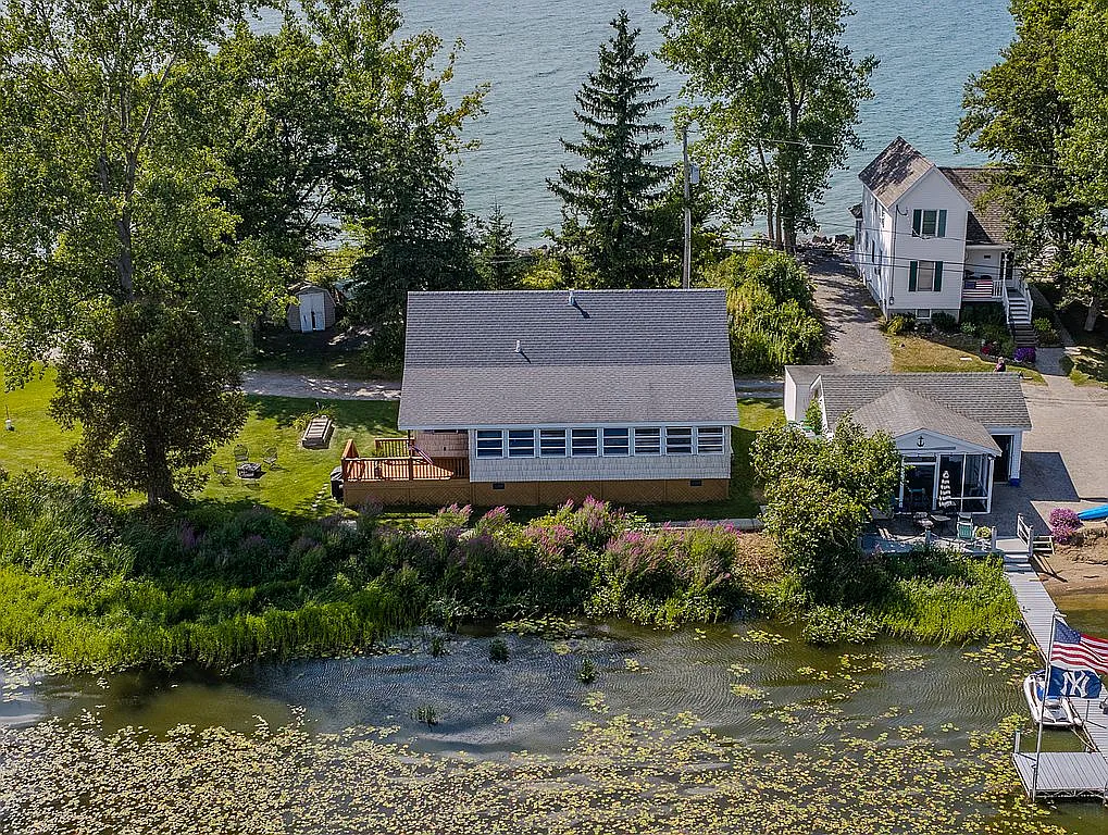 A Double-Lot Cottage Between South Sandy Pond and Lake Ontario