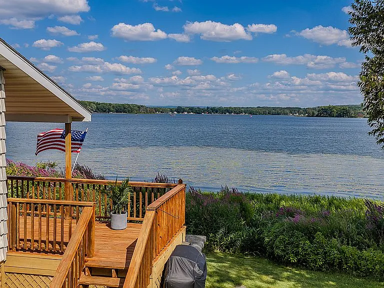 A Double-Lot Cottage Between South Sandy Pond and Lake Ontario