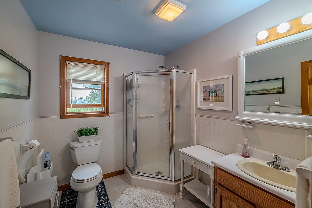 A Double-Lot Cottage Between South Sandy Pond and Lake Ontario