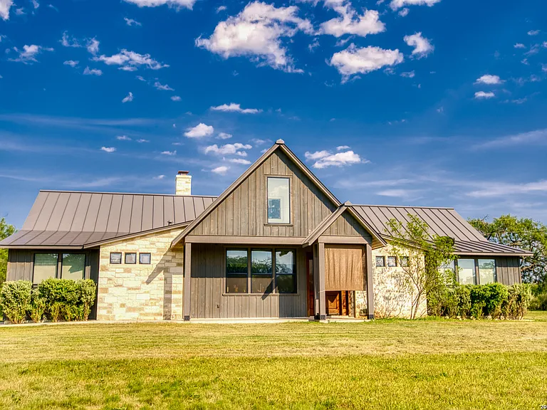 A Custom Hill Country Estate on 954 Feet of the Sabinal River