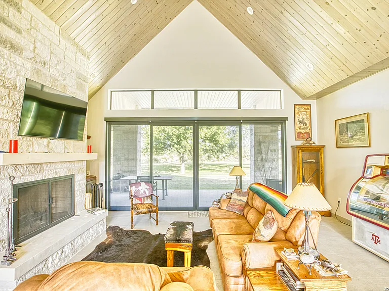 A Custom Hill Country Estate on 954 Feet of the Sabinal River