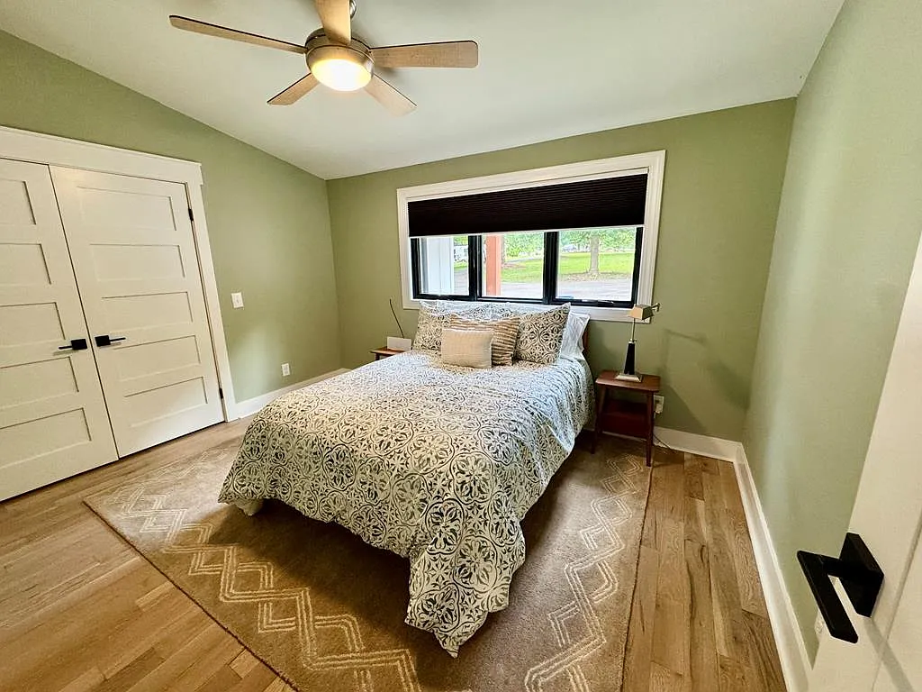 A Private Point on Kerr Lake With Its Own Guest Apartment