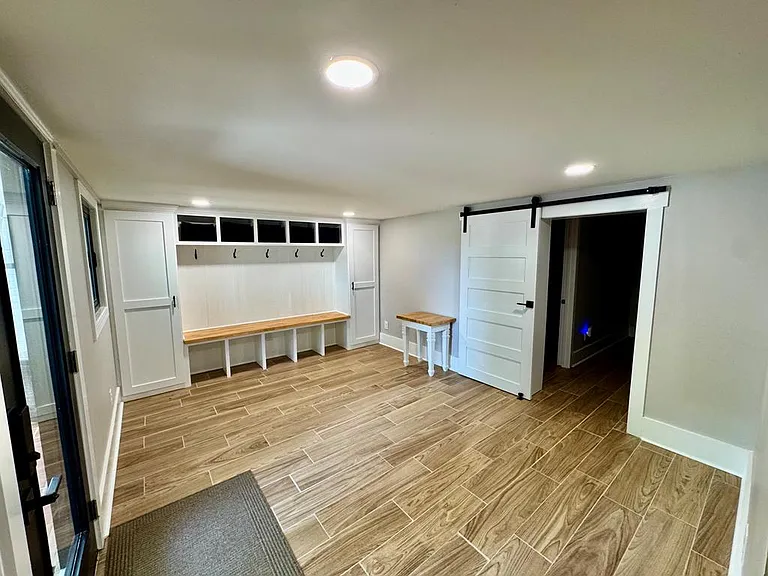 A Private Point on Kerr Lake With Its Own Guest Apartment