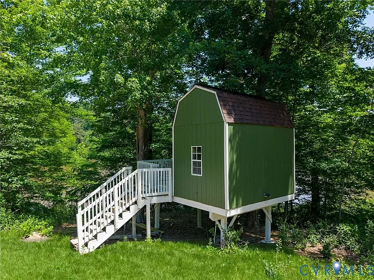 Forty-Two Acres and a Private Lake in Southside