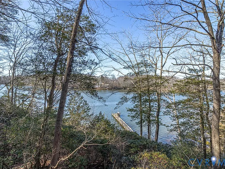 Log Home on the Coan River in Heathsville