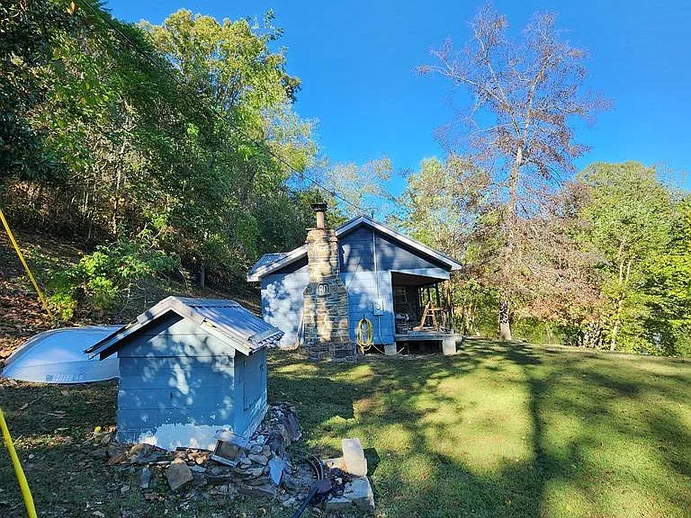 A Bungalow on 3,000 Feet of the Greenbrier River