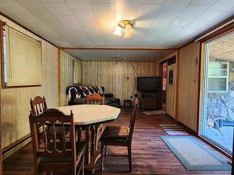 A Bungalow on 3,000 Feet of the Greenbrier River