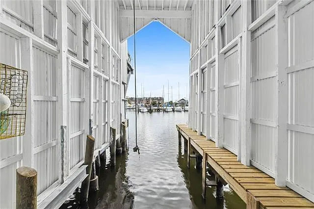 A Boatslip Cottage Steps From Lake Pontchartrain