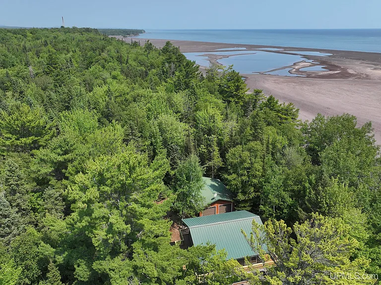 A Private Keweenaw Hideaway With a 1,200-Foot Lake Superior Beach