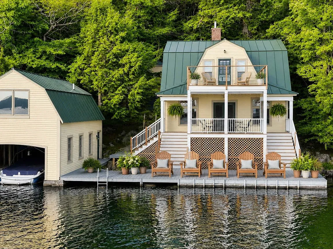 A Deep-Water Boathouse With Its Own Guest Suite on Lake Sunapee