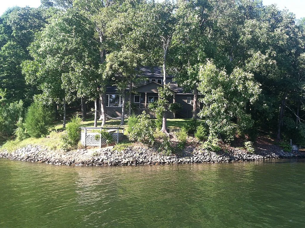 A Family-Owned Point on Lake Wylie, 384 Feet of Shoreline for $1,595,000