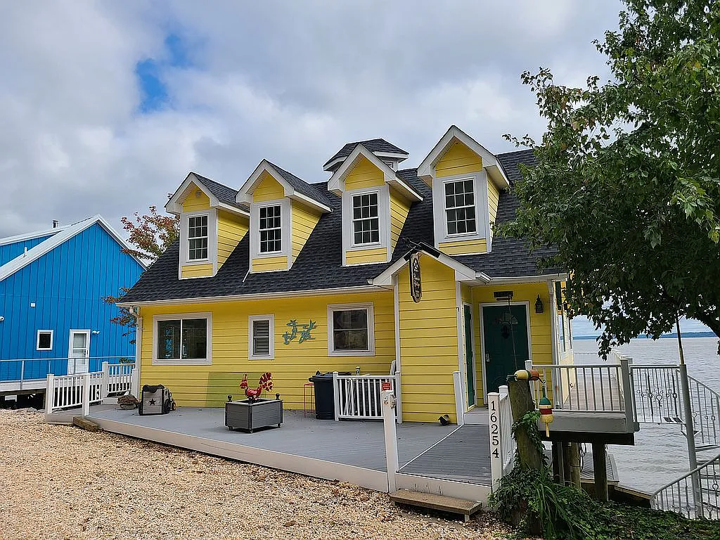 A Stilt House on the Potomac, With Its Own Private Dock