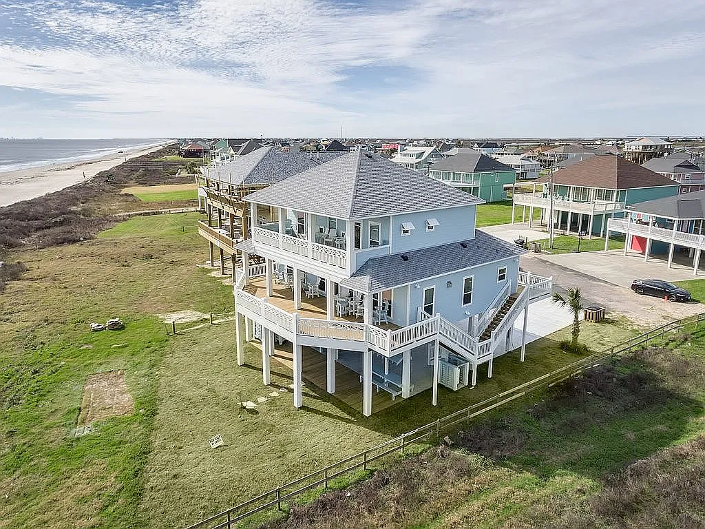 A Front-Row Beach House on the Gulf, Fully Furnished, for $1,349,000