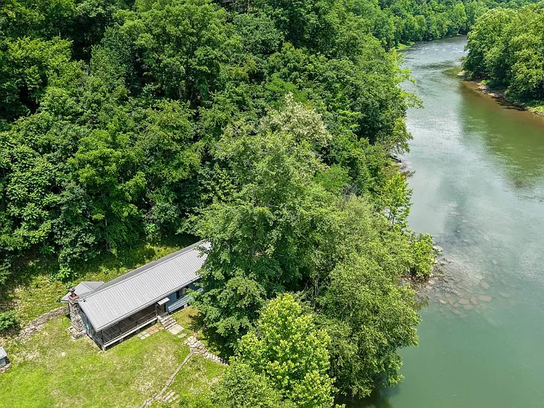 A Bungalow on 3,000 Feet of the Greenbrier River